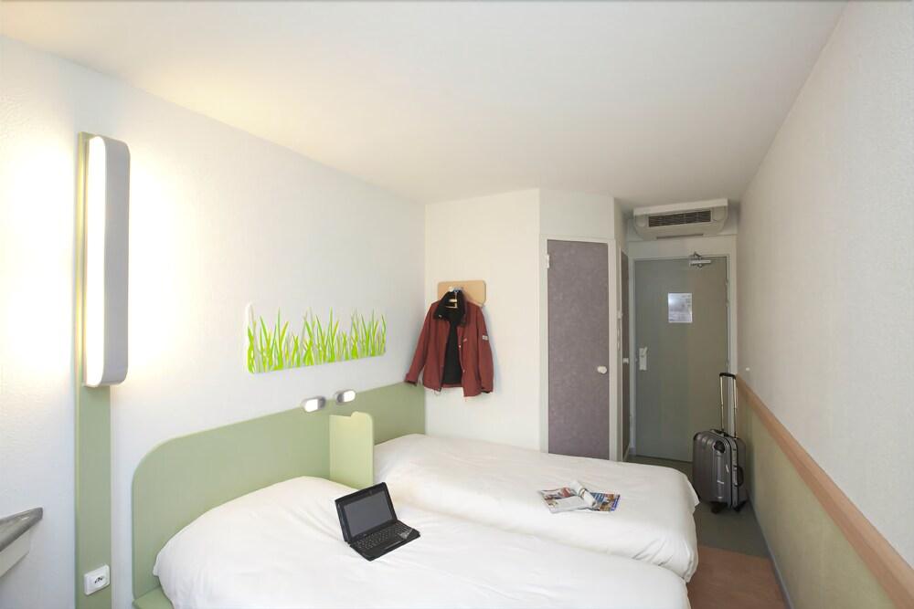 Ibis Budget Carcassonne La Cite Buitenkant foto